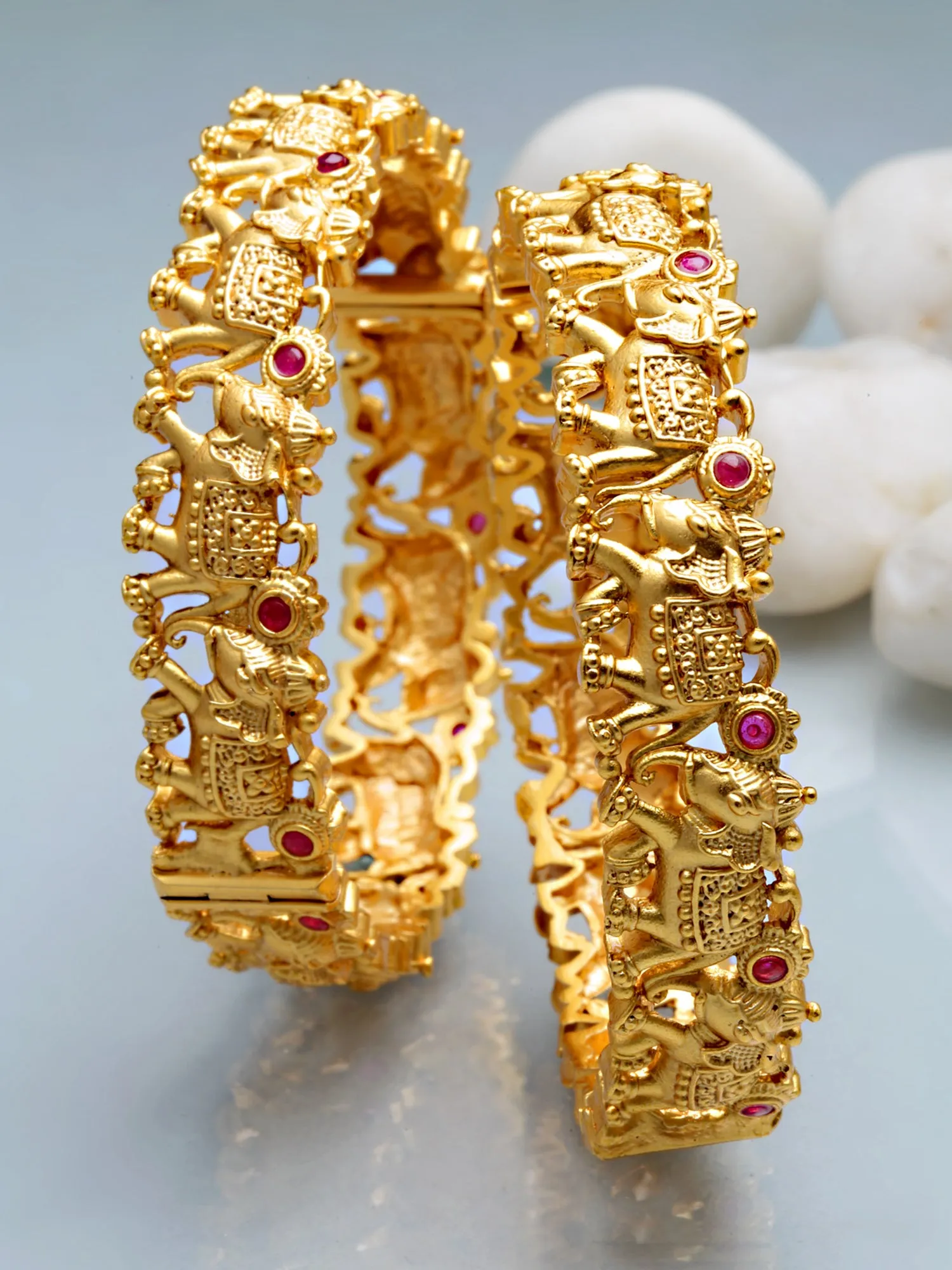 Karatcart Alloy Gold-plated Designer Bangle