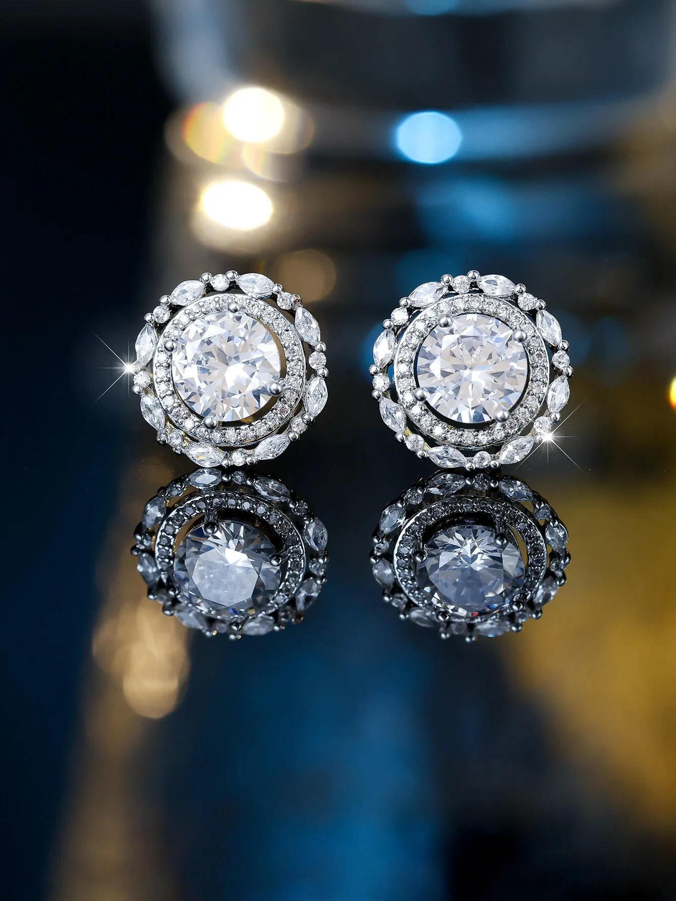 Luxurious Classic Round Micro-Inlaid White Zircon Ear Studs for Women