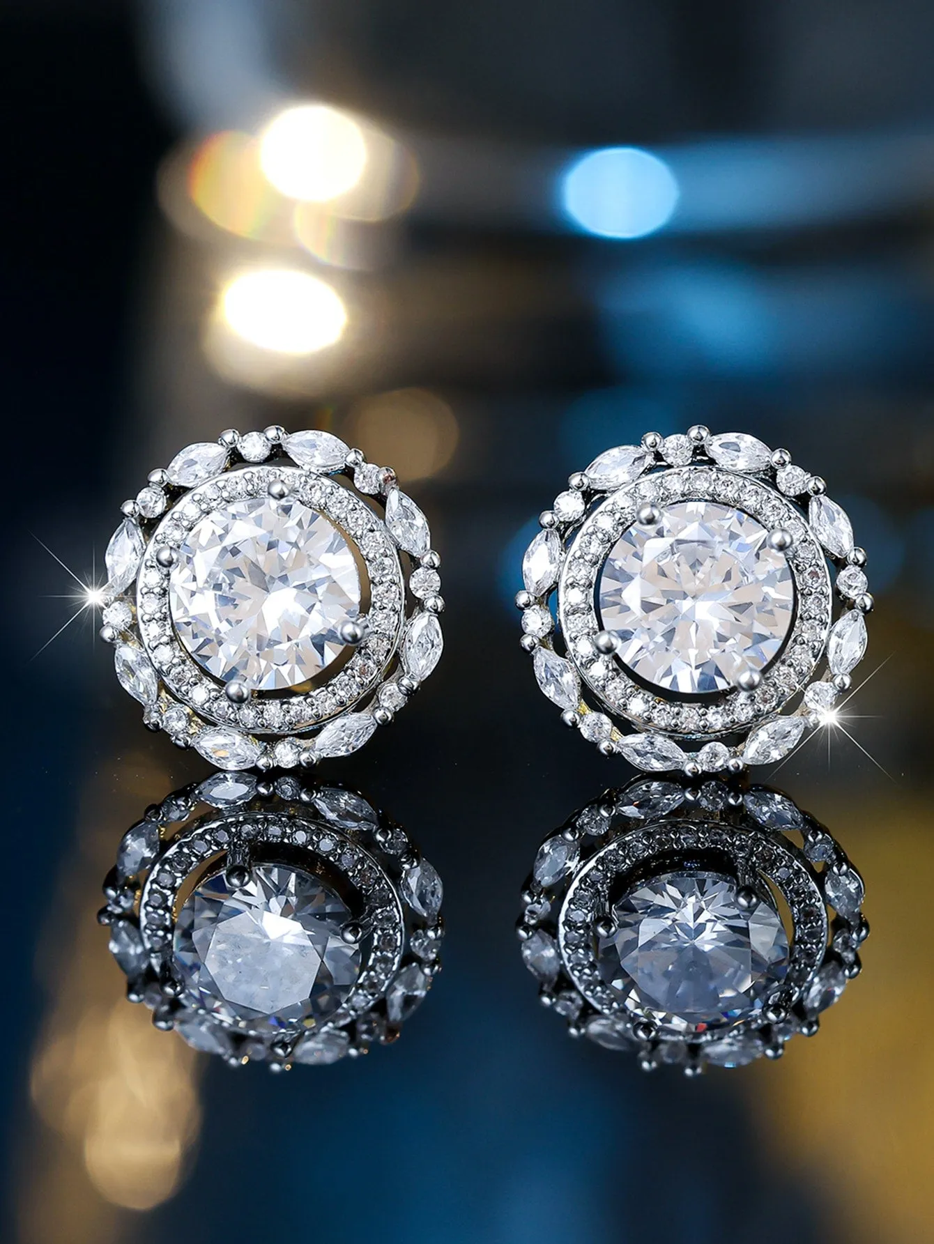 Luxurious Classic Round Micro-Inlaid White Zircon Ear Studs for Women