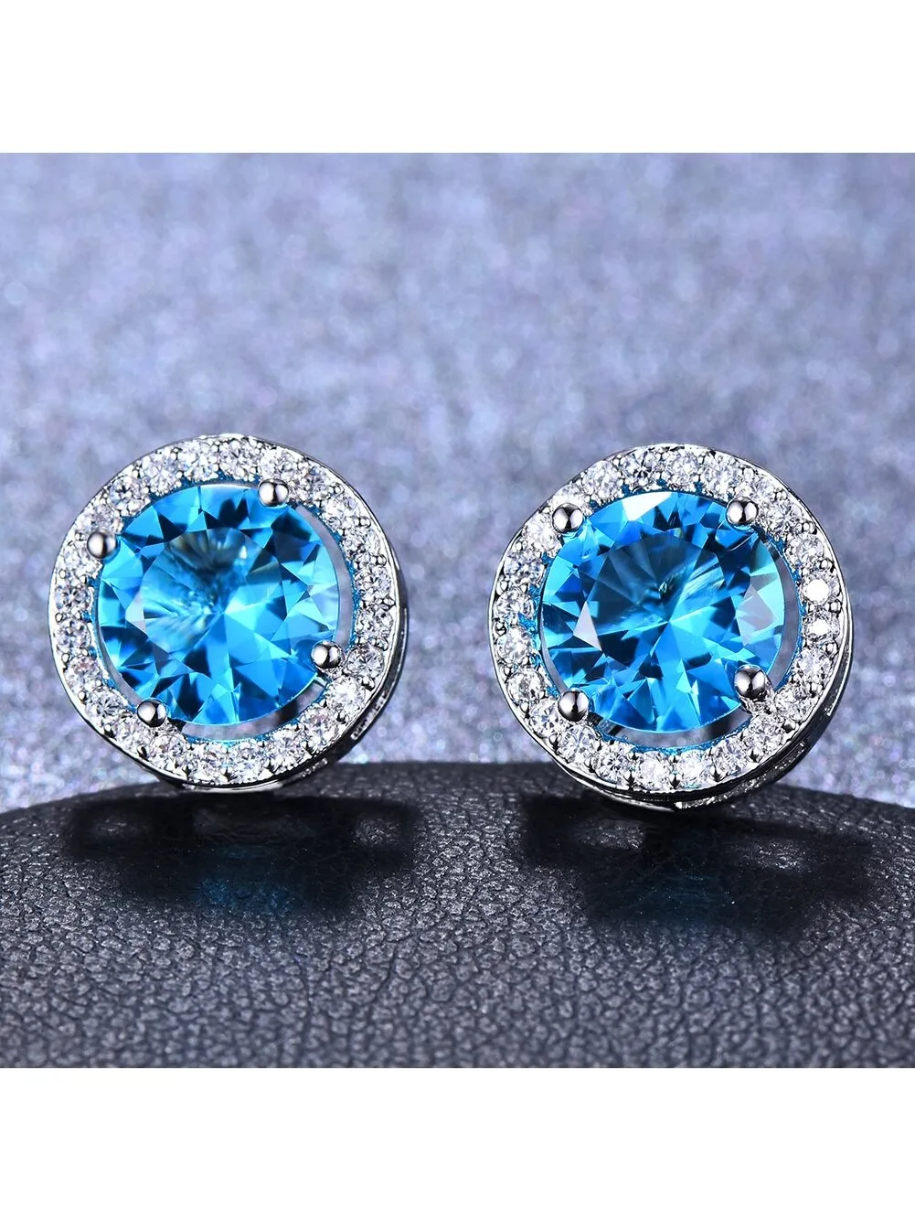 Luxurious Classic Round Micro-Inlaid White Zircon Ear Studs for Women