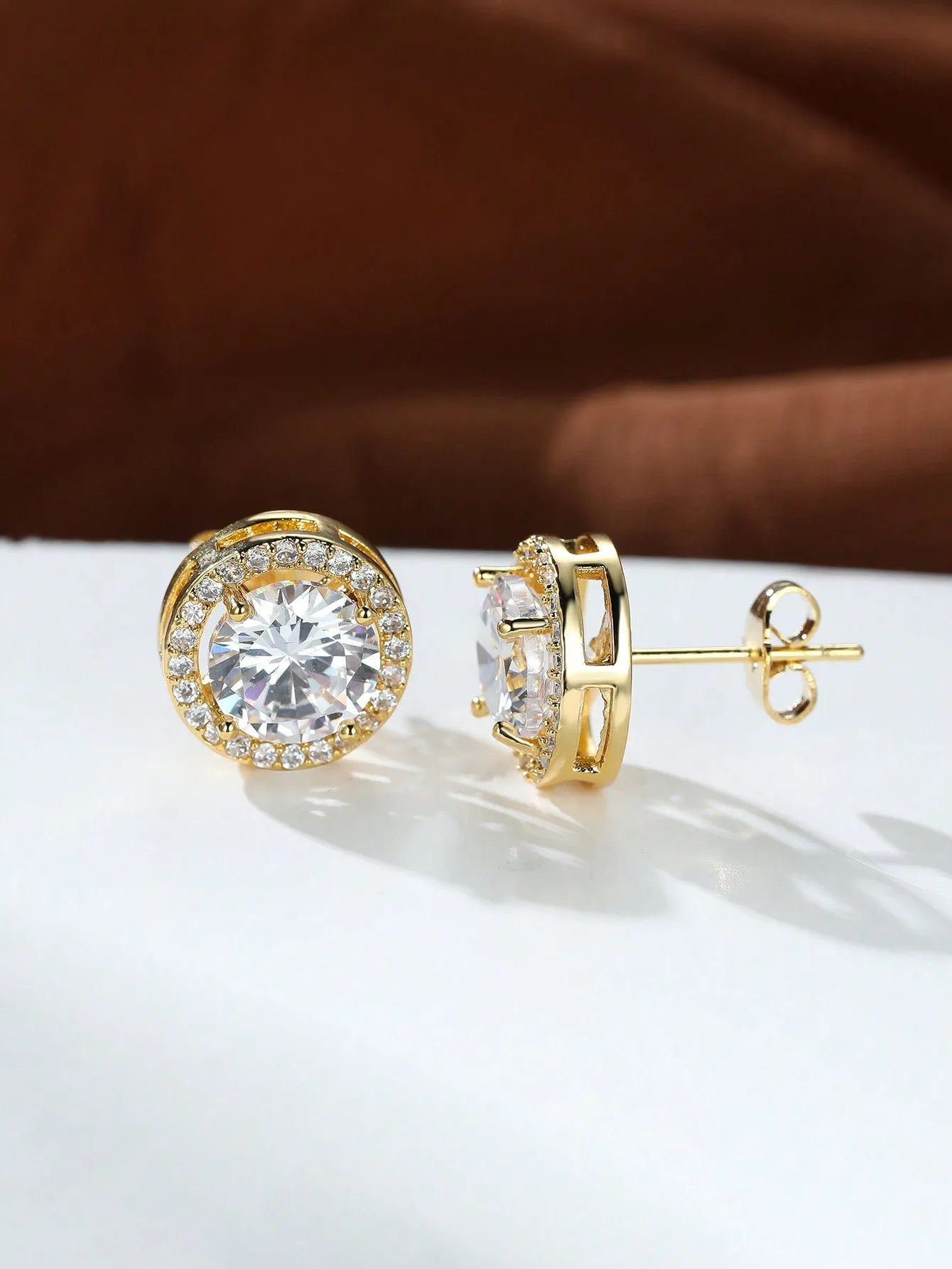 Luxurious Classic Round Micro-Inlaid White Zircon Ear Studs for Women