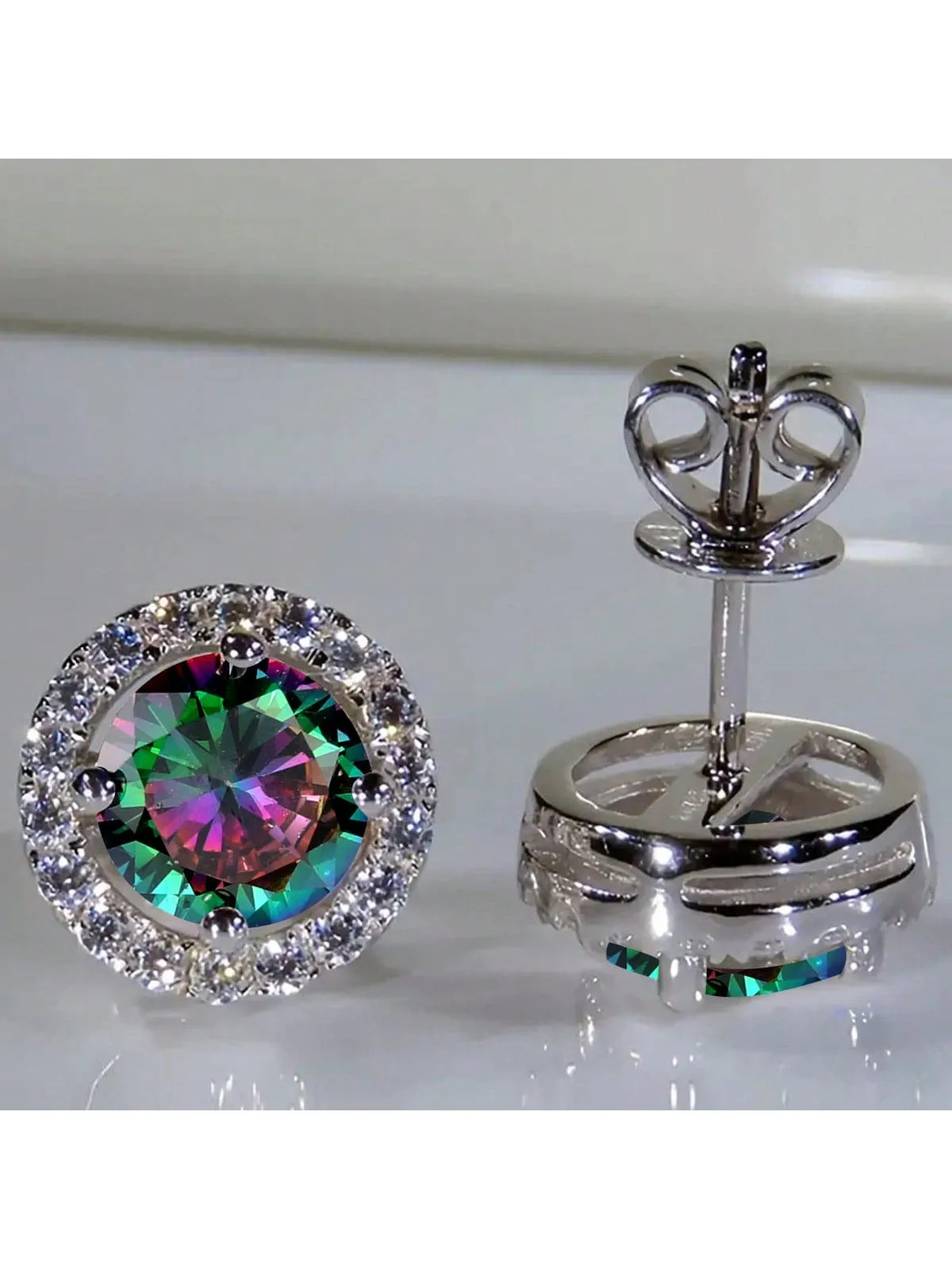 Luxurious Classic Round Micro-Inlaid White Zircon Ear Studs for Women