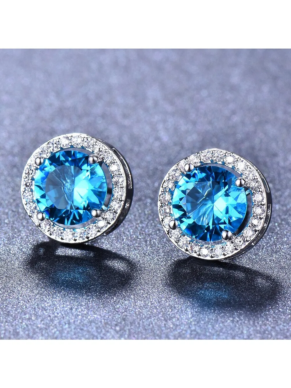 Luxurious Classic Round Micro-Inlaid White Zircon Ear Studs for Women
