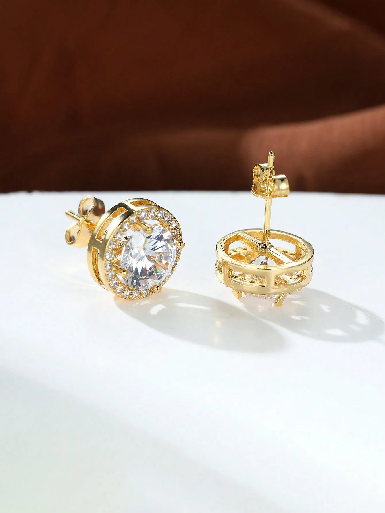 Luxurious Classic Round Micro-Inlaid White Zircon Ear Studs for Women