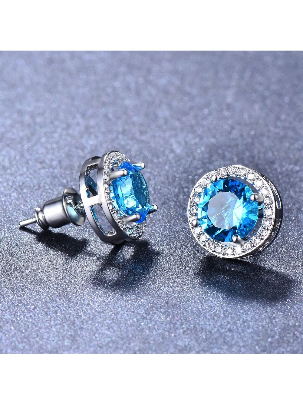 Luxurious Classic Round Micro-Inlaid White Zircon Ear Studs for Women