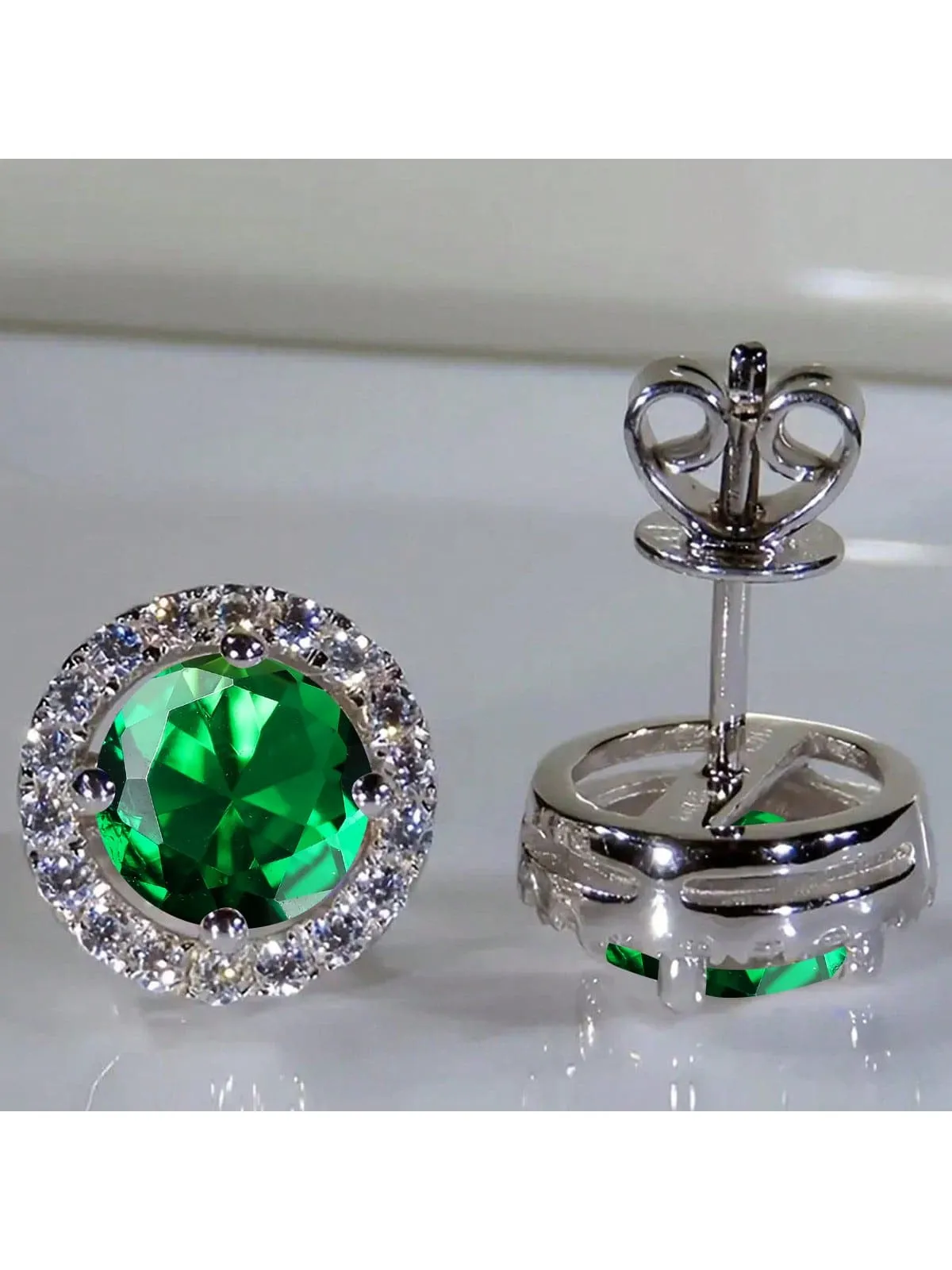 Luxurious Classic Round Micro-Inlaid White Zircon Ear Studs for Women