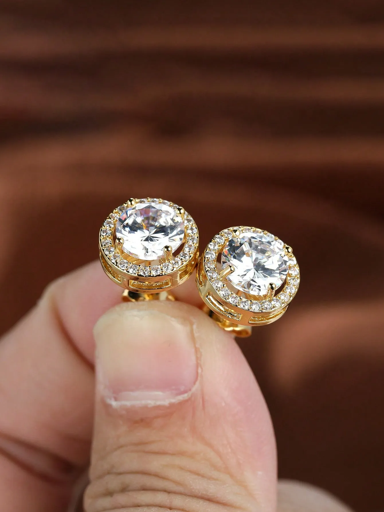 Luxurious Classic Round Micro-Inlaid White Zircon Ear Studs for Women