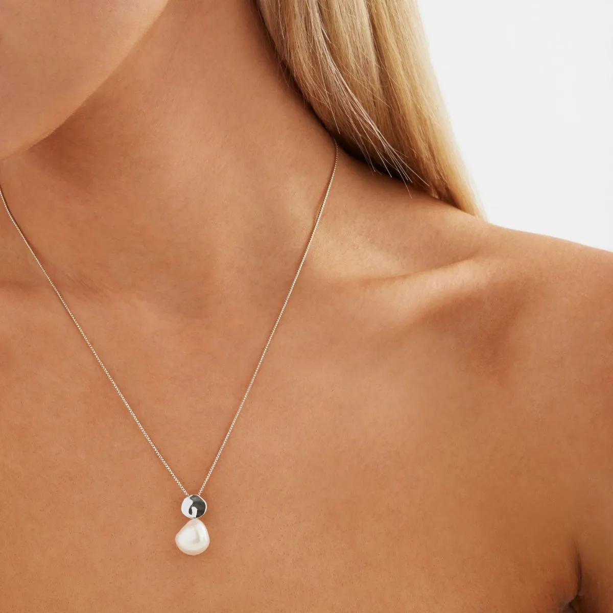 Renaissance Pearl Necklace
